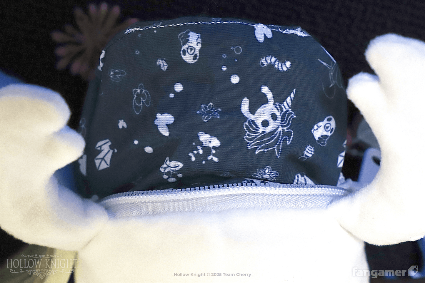 The Knight Retractable Pouch