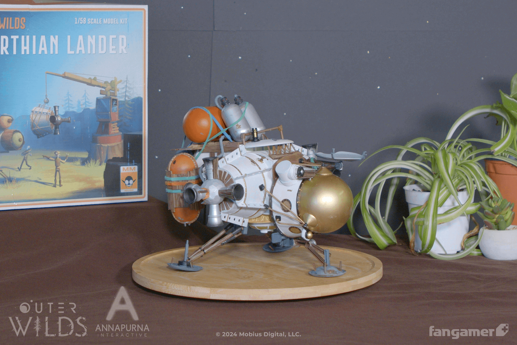 Hearthian Lander Model Kit